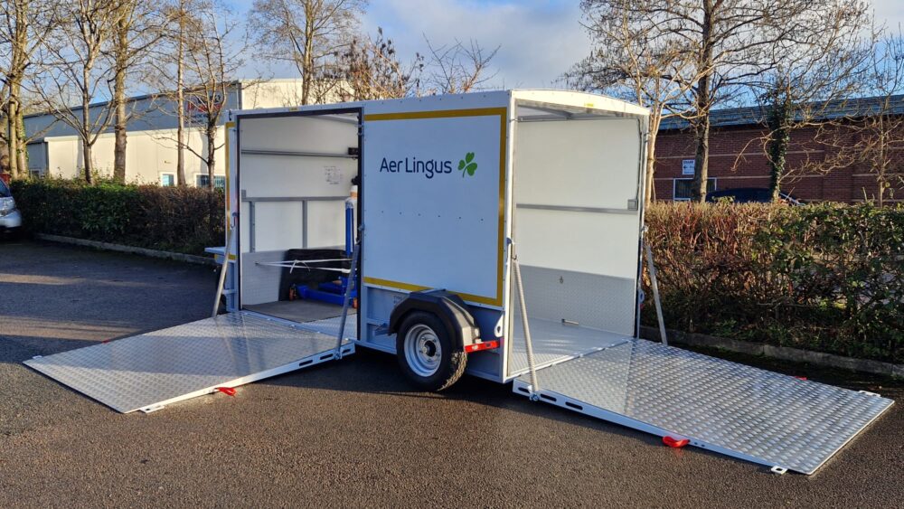Newbow Aerospace XL solar trailer